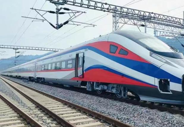 國(guó)鐵集團(tuán)首單“一帶一路”跨境動(dòng)車(chē)組租賃項(xiàng)目落地