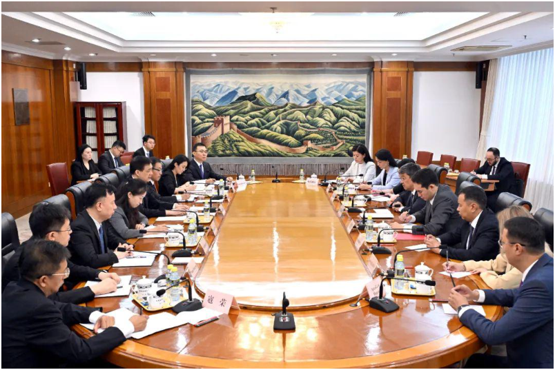 國家發展改革委副主任周海兵會見吉爾吉斯斯坦副總理托羅巴耶夫