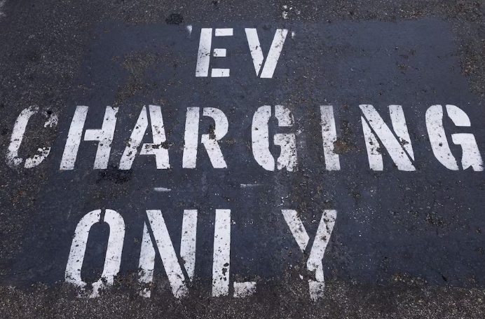 加州擬推新電動(dòng)汽車稅收返還計(jì)劃應(yīng)對(duì)聯(lián)邦政策變化