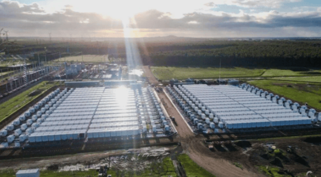 Origin Energy在澳大利亞維多利亞州Mortlake的300兆瓦/650兆瓦時構(gòu)網(wǎng)型電池儲能系統(tǒng)開始調(diào)試